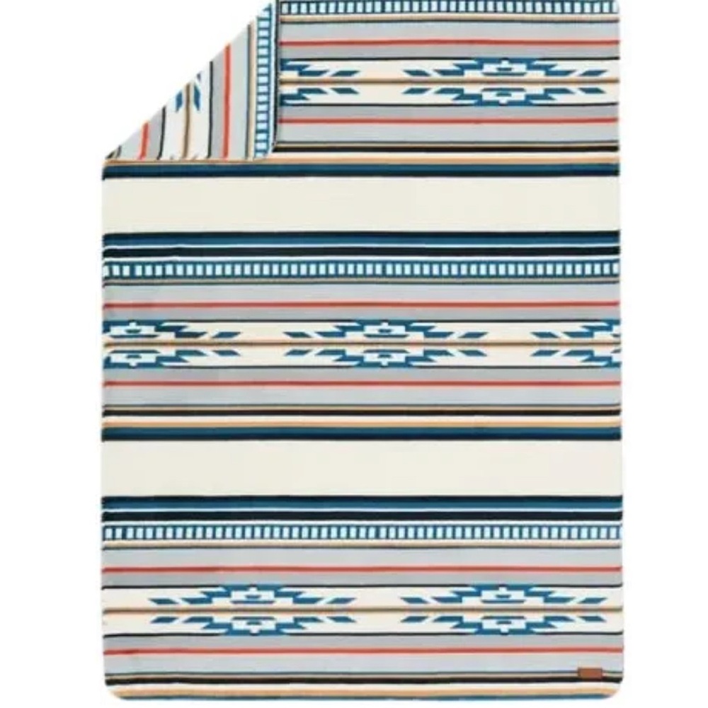 PENDLETON Ultra Soft Throw 50" x 70" Saltillo Stripe. NWT.